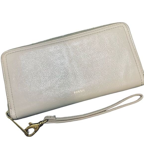 Fossil Leather Wristlet Wallet - Picture 1 of 7